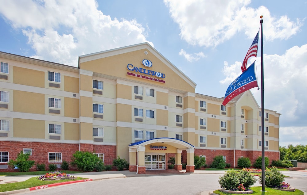 Candlewood Suites Joplin 3/35
