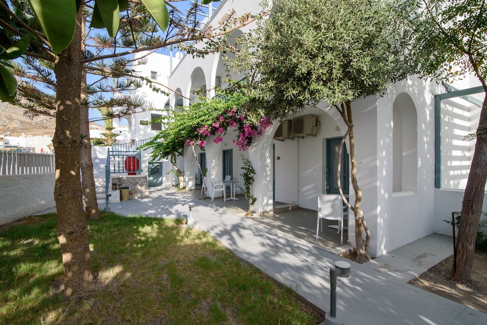 Iris Boutique Hotel 28/35