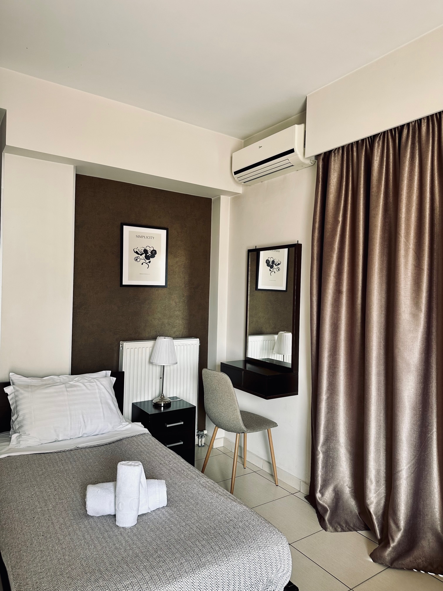 غرفة قياسية ثلاثية، Mc Queen Hotel 3/7