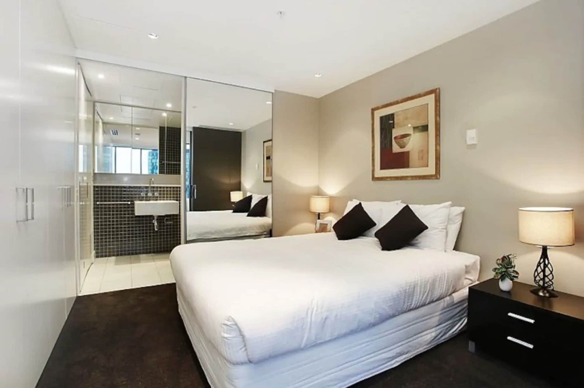 1 BEDROOM, APARTMENT