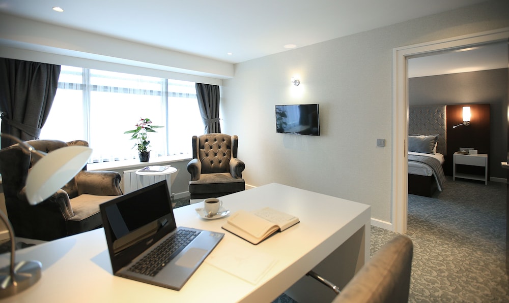 Guvenay Business Hotel 30/66