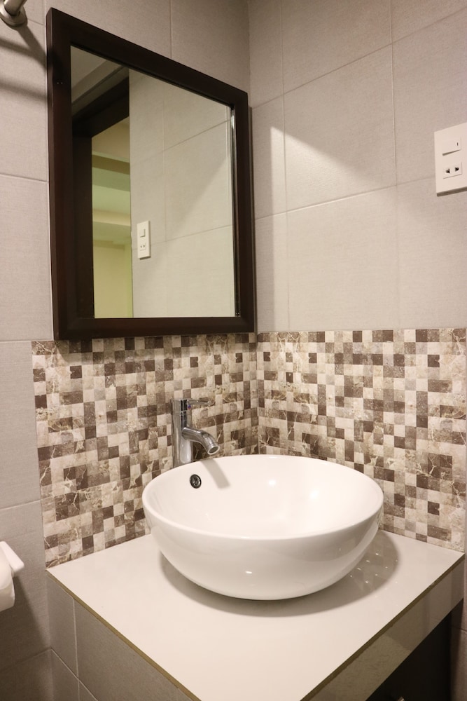 Emerald Boutique Hotel 45/55