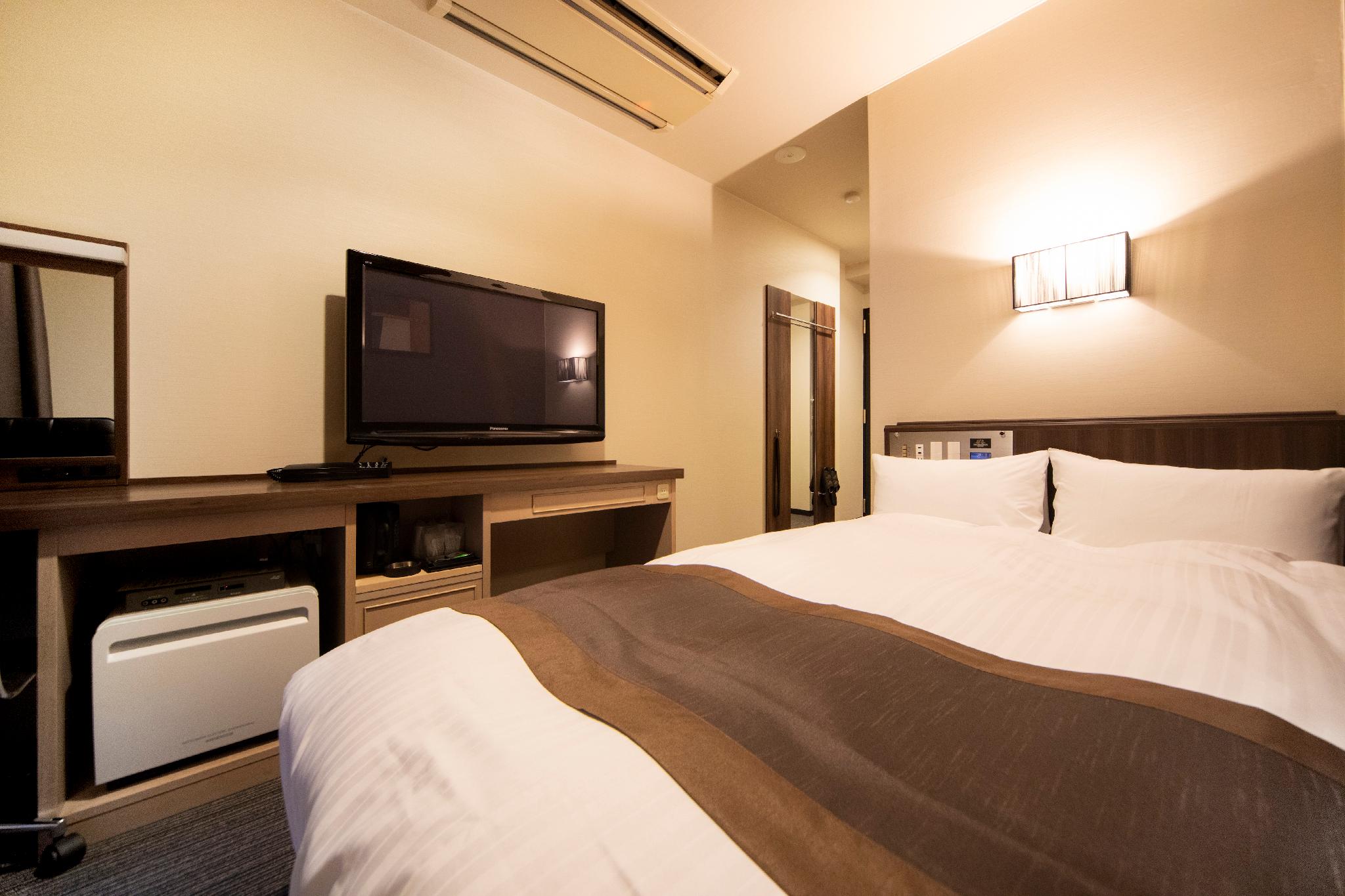 Semi Room, Double Bed, Smoking