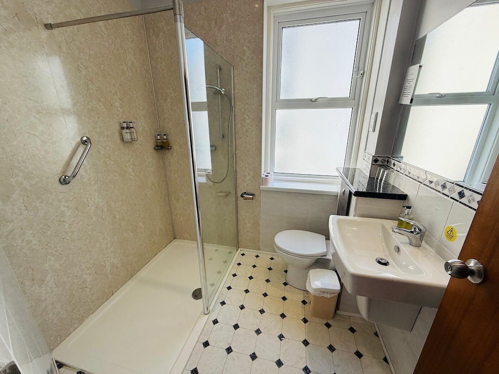 New Wilmington Hotel 54/58