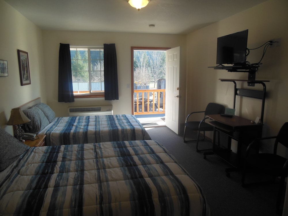 Clark Fork Lodge 12/43