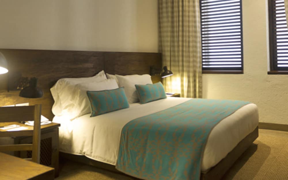 Sophia Hotel 18/65