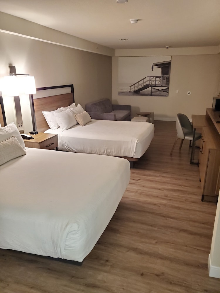 Wyndham Garden San Diego near SeaWorld 14/65