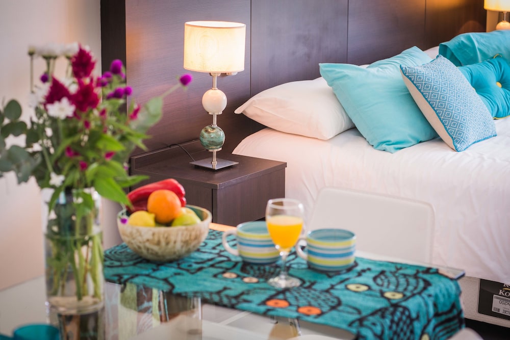 Soho Luxury Suites 84/99