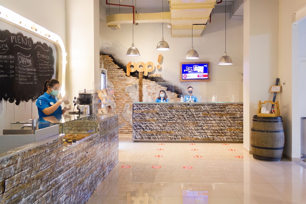 Lobby at Pop! Hotel Kelapa Gading Jakarta, JAKARTA