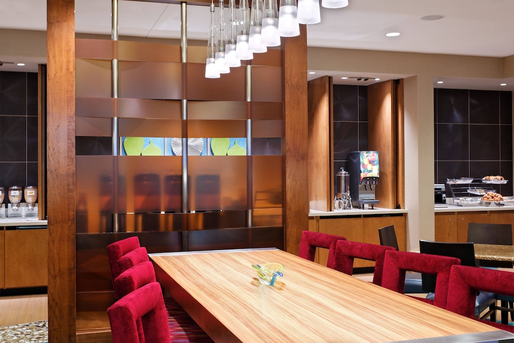 SPRINGHILL SUITES PENSACOLA 21/30