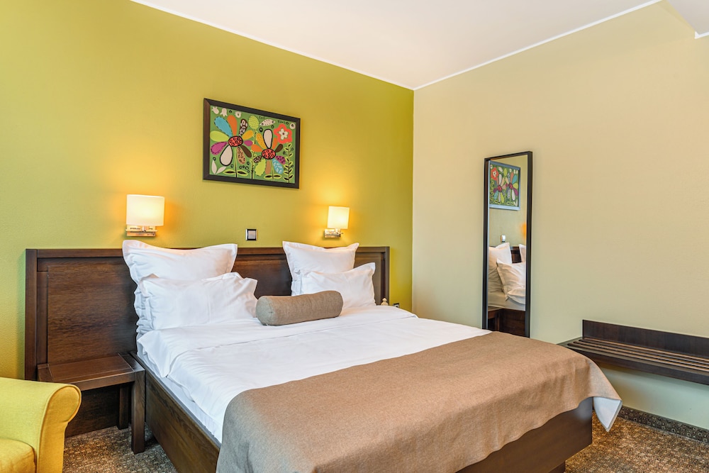 Vega Hotel 10/50