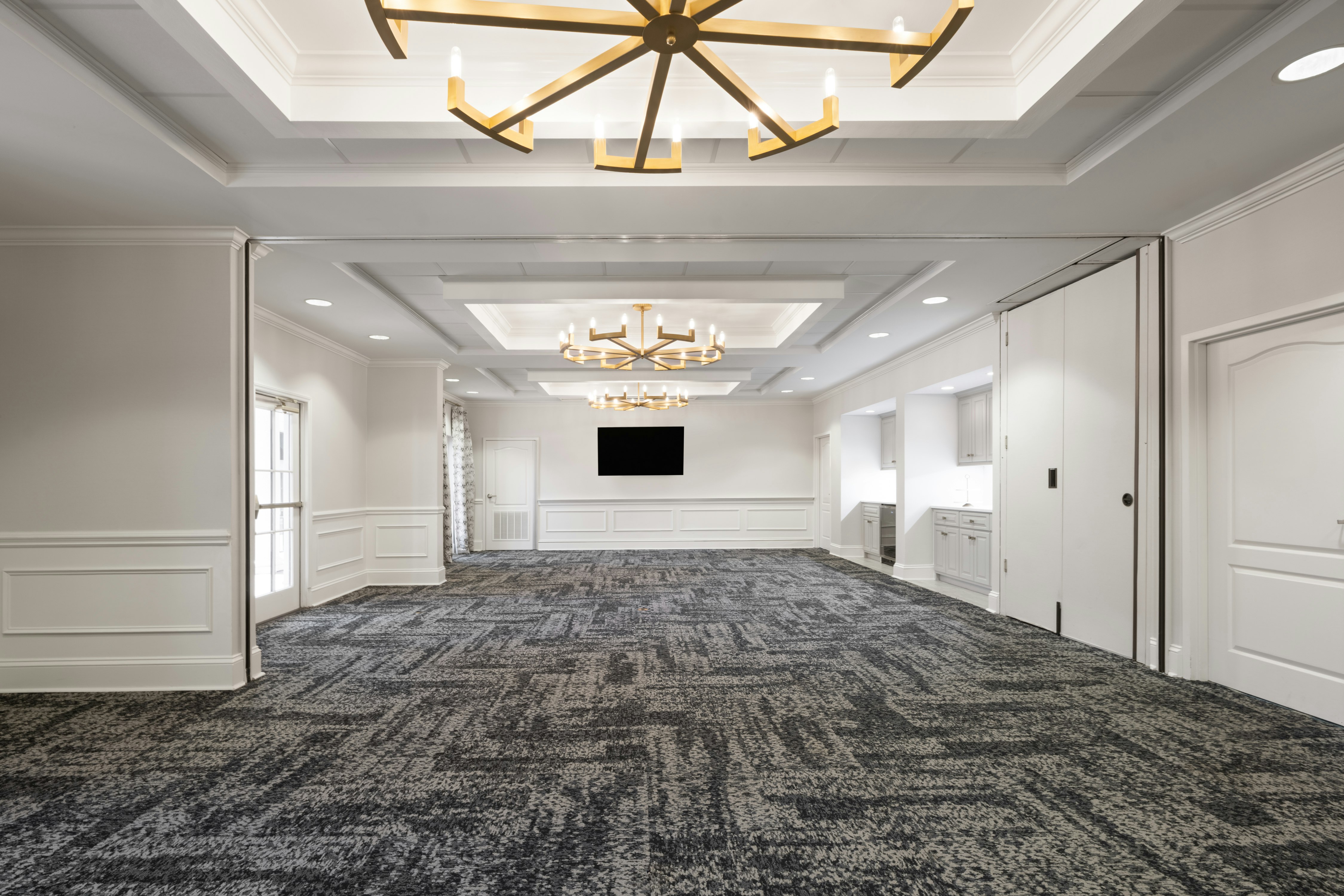 Hampton Inn & Suites-Charlotte/SouthPark at Phillips Place 17/24