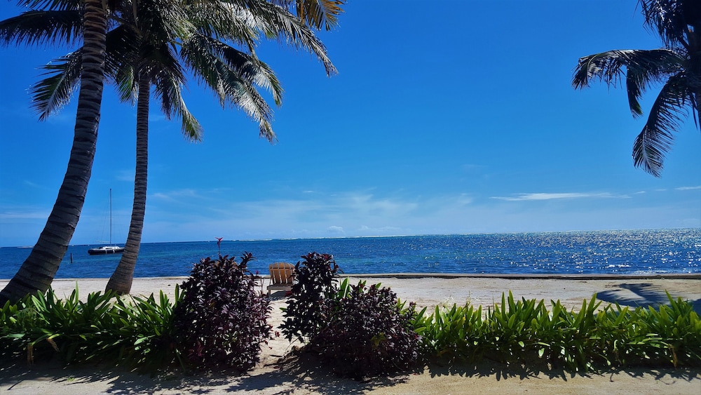 Tres Cocos Resort 64/67