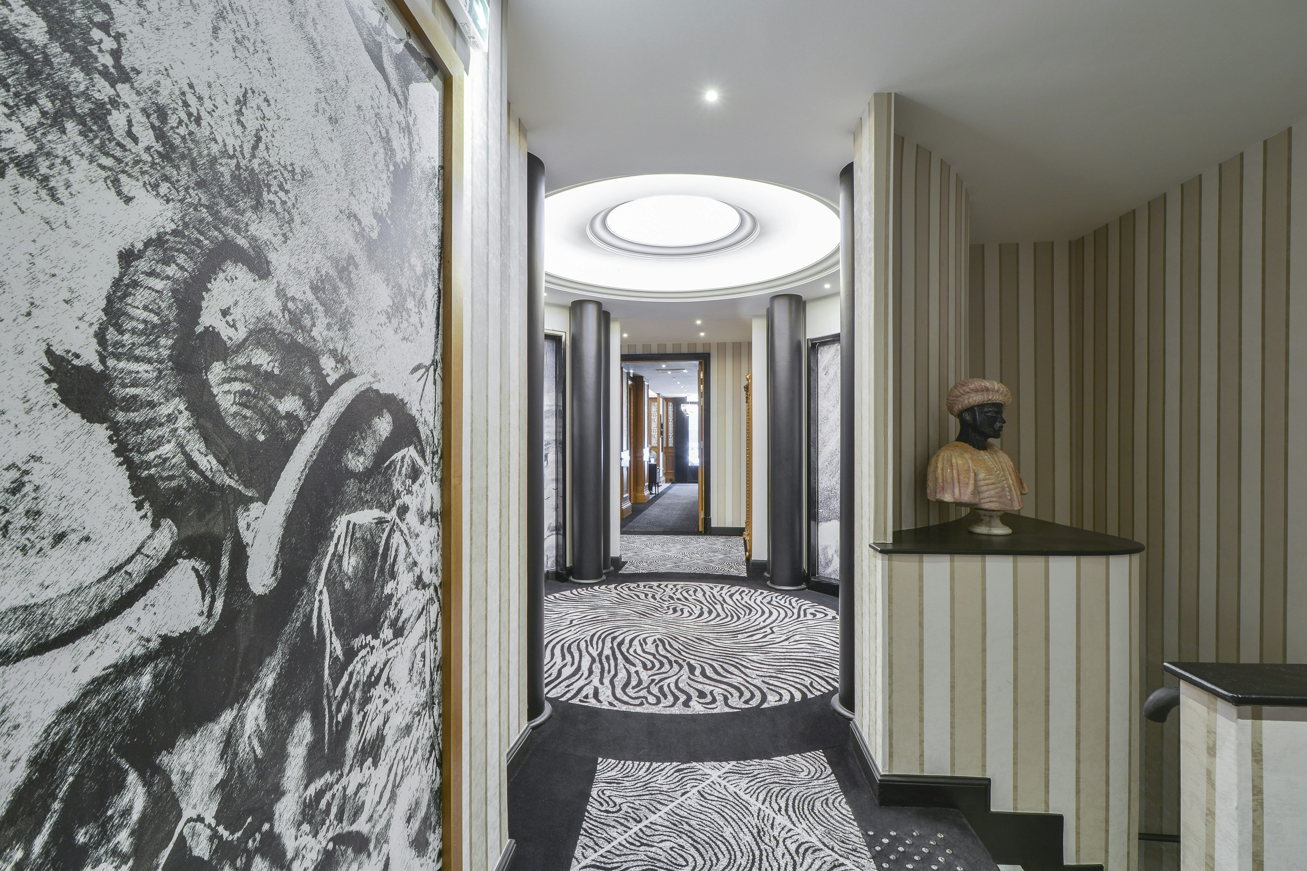 Maison Astor Paris Curio Collection By Hilton 8/43