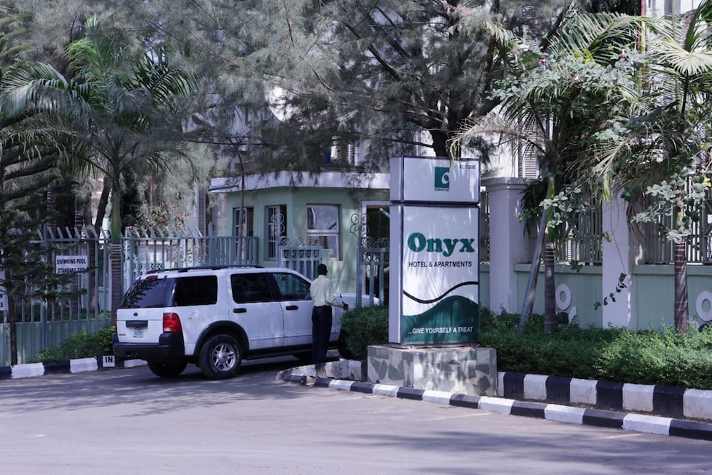 Onyx Hotel And Apartments 40/50