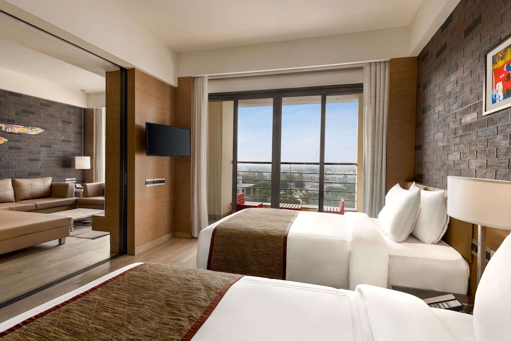 Executive, Suite, Single Bed, Garden or City View, Living Area, Balcony