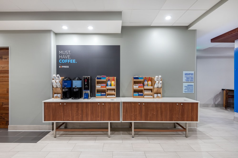 Holiday Inn Express And Suites Santa Ana Orange County an IHG Hotel 9/57