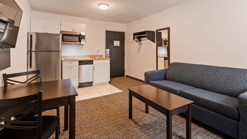 The SureStay Hotel by Best Western Presque Isle 24/42
