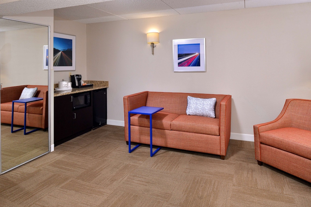 Hampton Inn Henderson 34/38