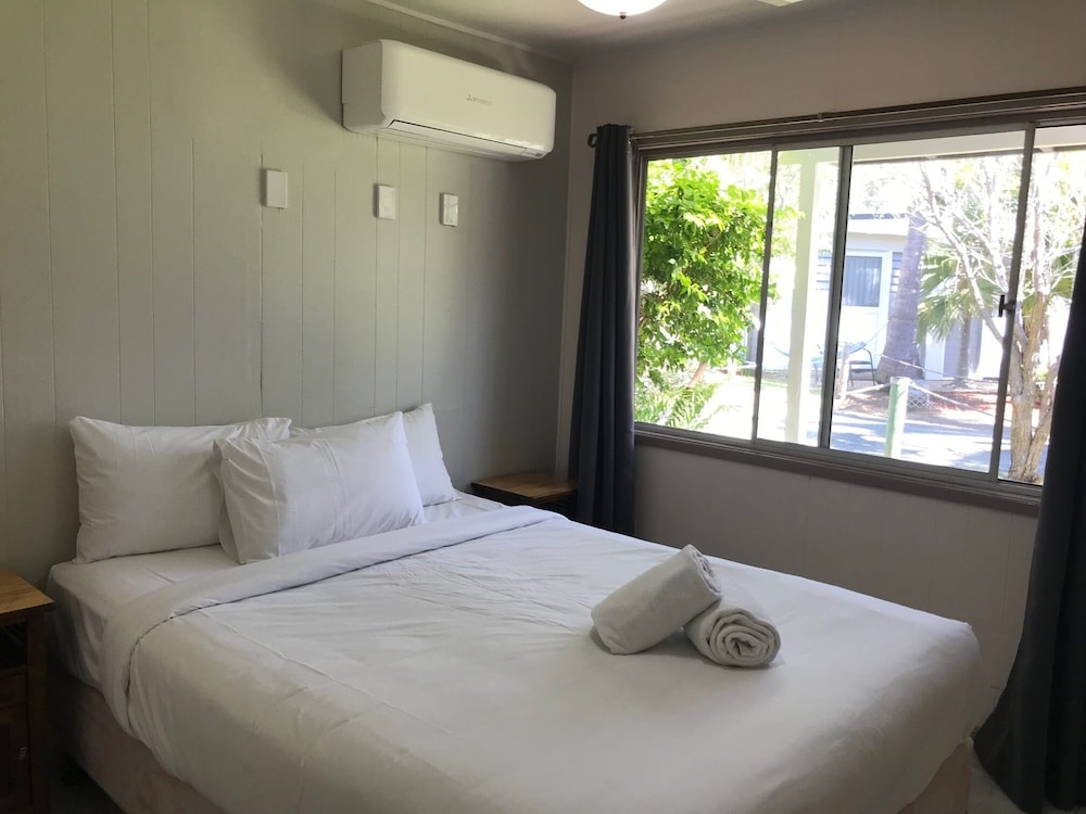 Bush Village Budget Cabins 26/73