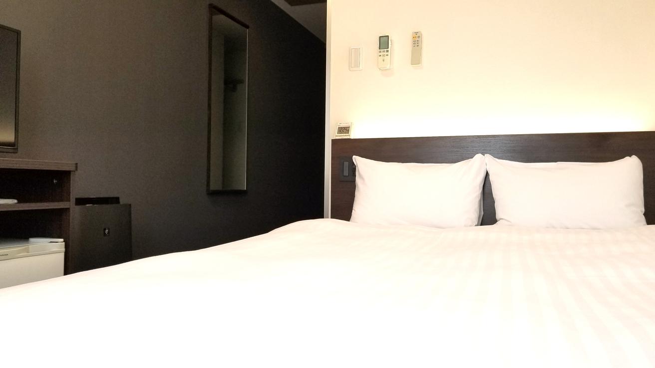 Semi Room, Semi Double Bed