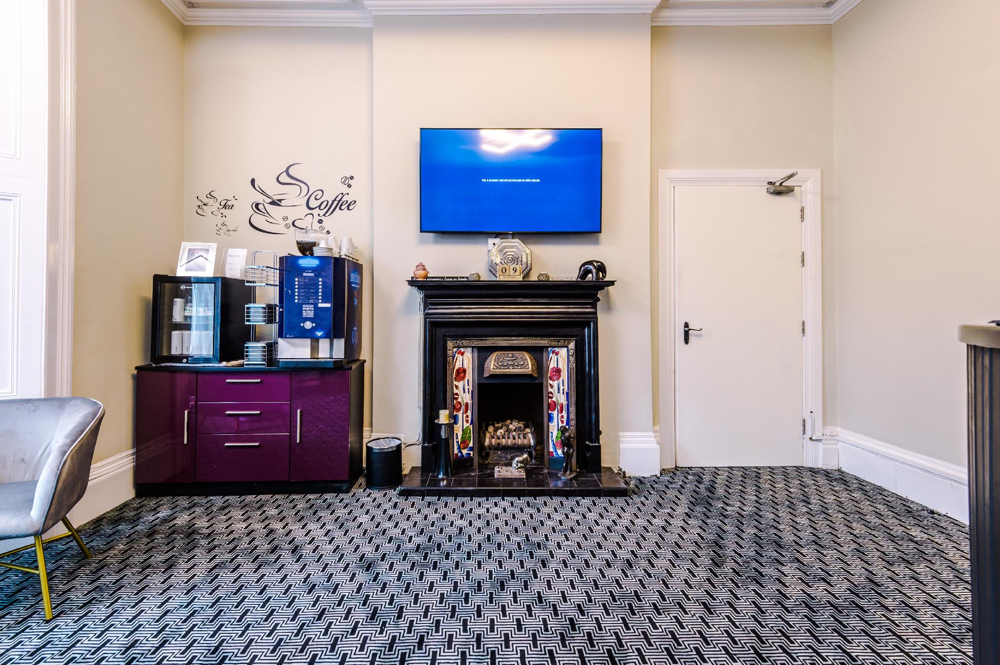 Lauriston Court Hotel 28/30