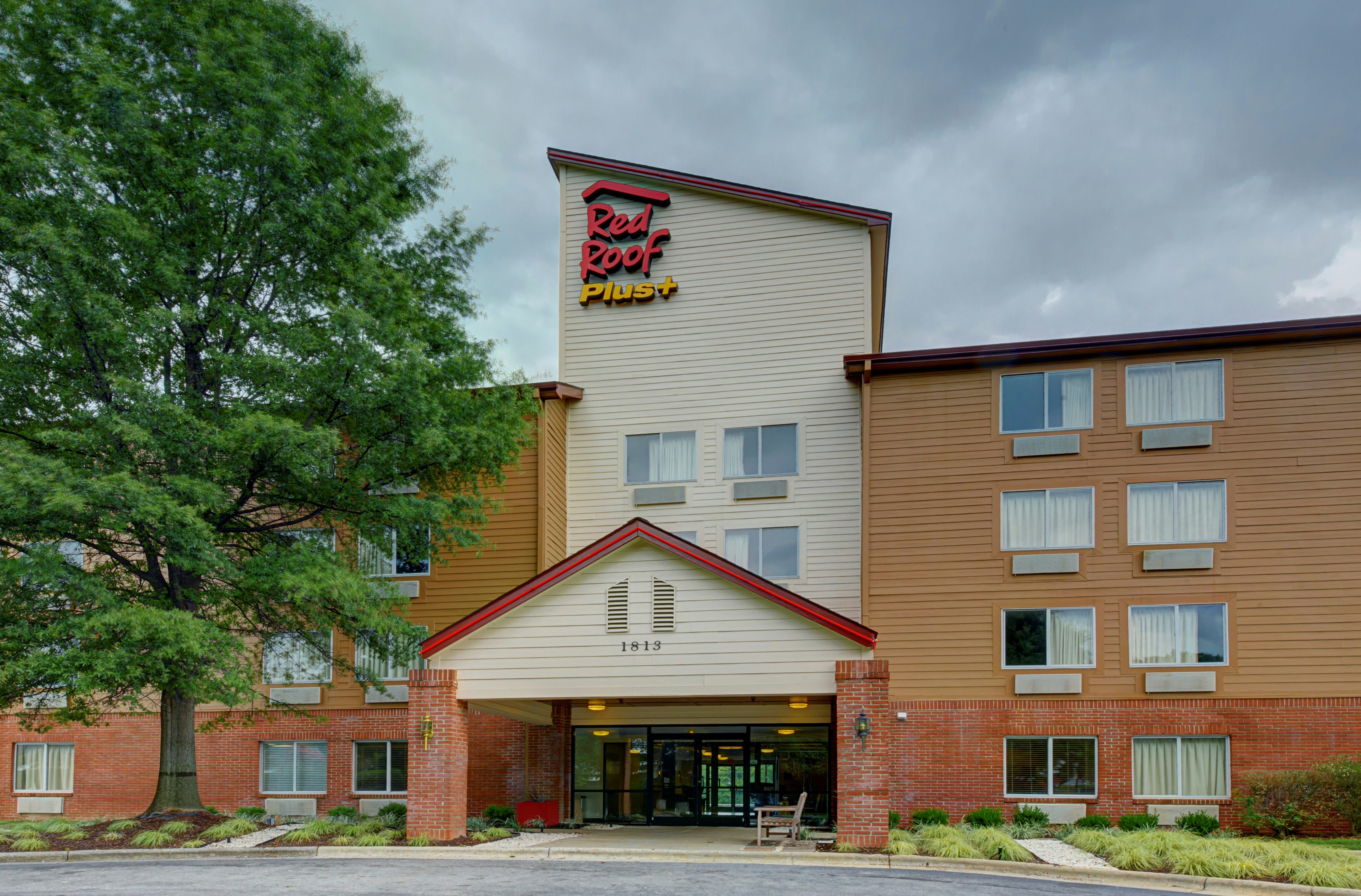 Red Roof PLUS Raleigh Downtown - NCSU/Conv Center 8/30