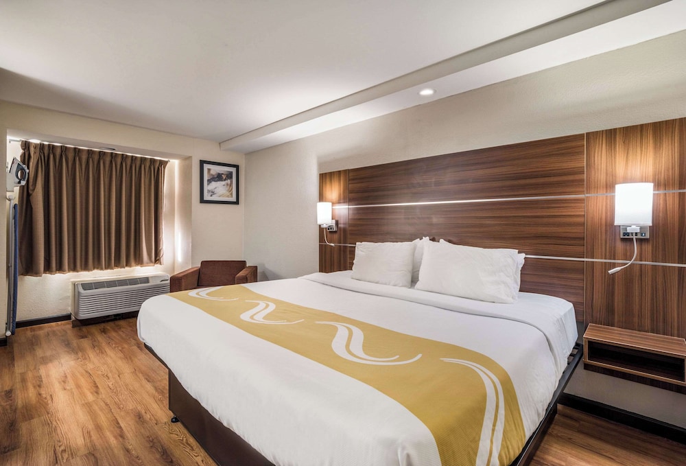 ROOM, KING BED, ACCESSIBLE