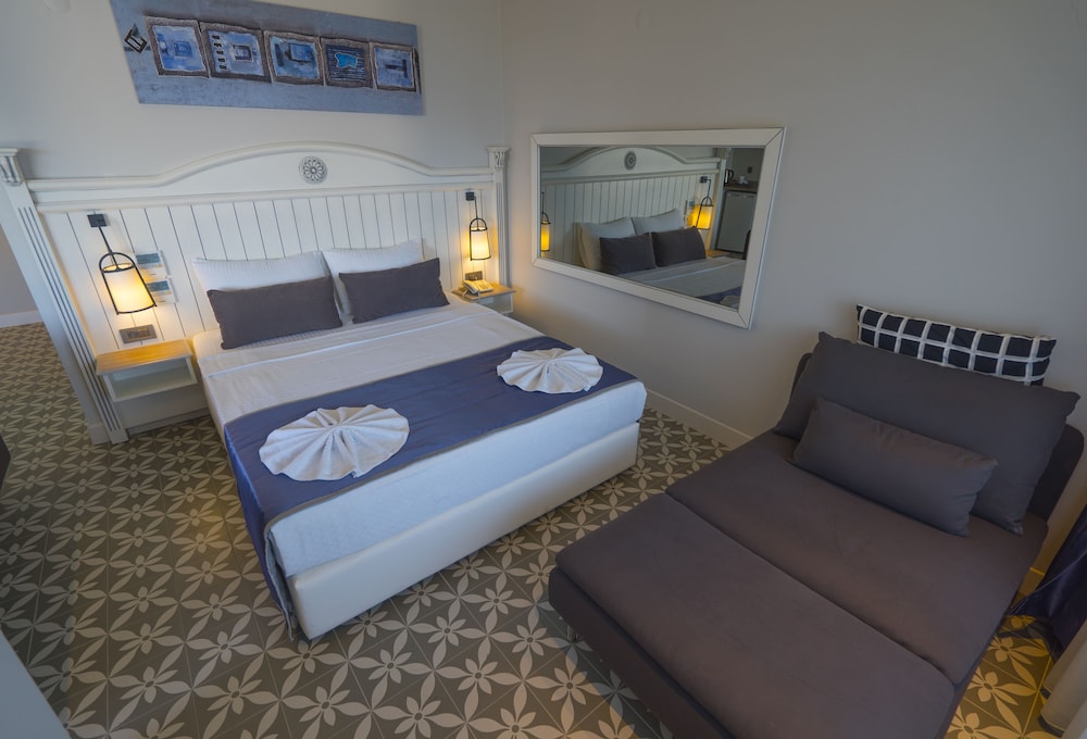 Marmaris Natalie's Beach Hotel photo2