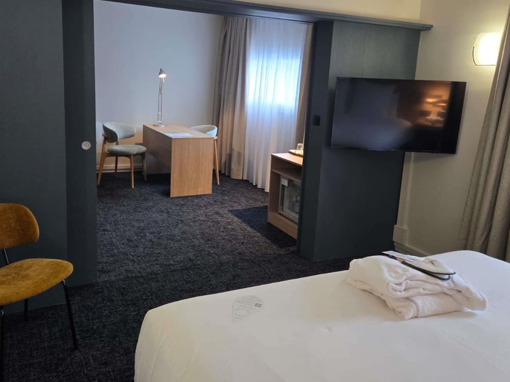 MERCURE RENNES CENTRE GARE 31/67