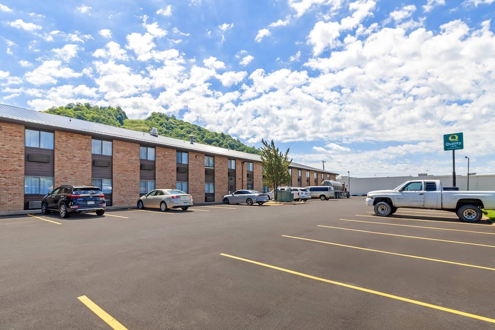 Quality Inn New Martinsville, WV 55/65