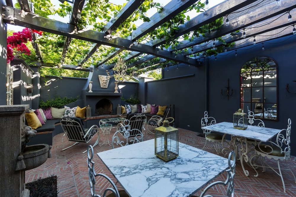 Akademie Street Guesthouses 34/50