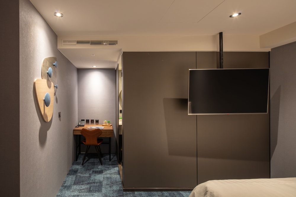 Roaders Plus Hotel Taipei Station 5/50