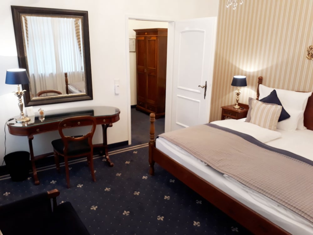 SUPERIOR, DOUBLE BED