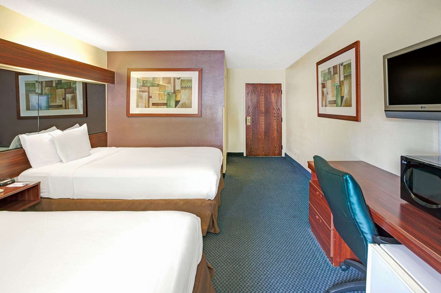 Microtel Inn and Suites by Wyndham Atlanta Airport 11/25