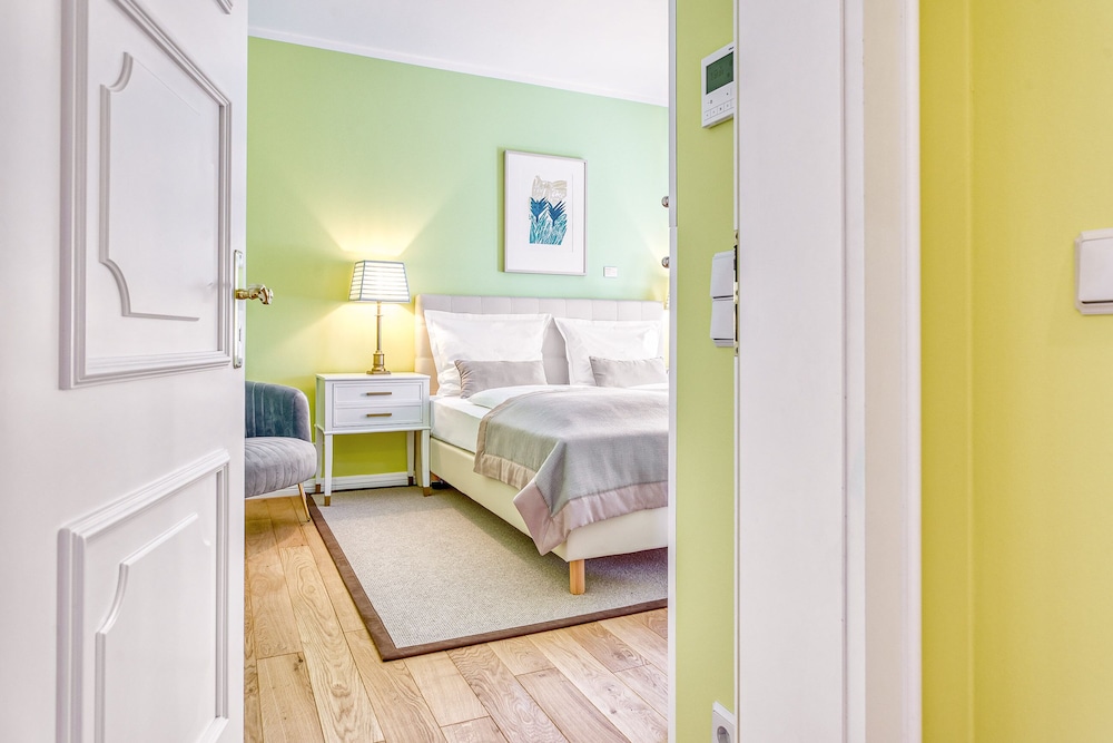 Tower, Junior Suite, Deluxe, Queen Bed, WALD AND SCHLOSSHOTEL FRIEDRICHSRUHE 3/3
