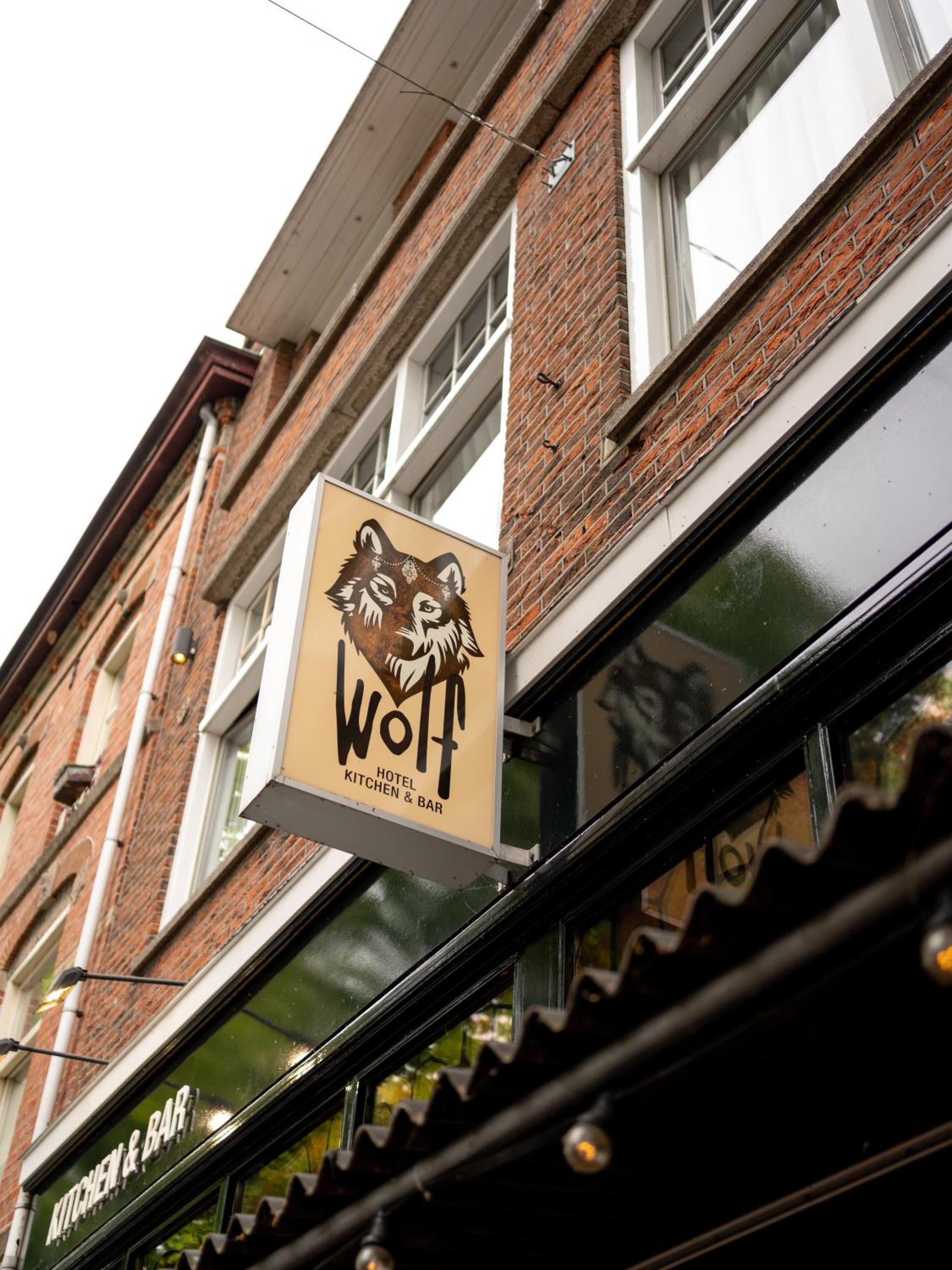 Wolf Hotel Kitchen & Bar 1/50