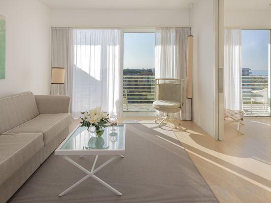 Junior Suite, Lateral Side Sea View