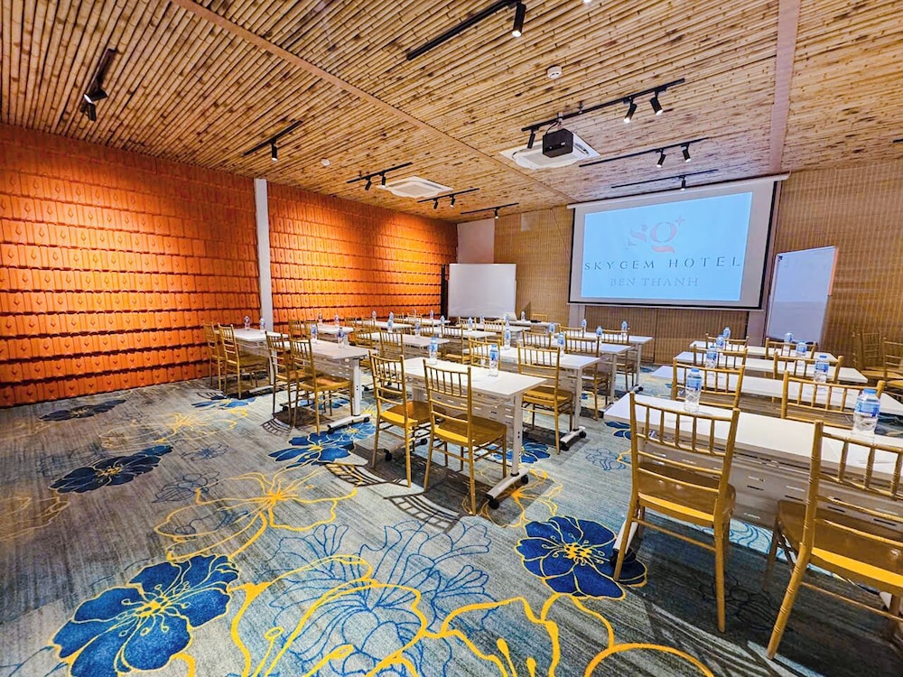 Sky Gem Hotel - Ben Thanh 54/63