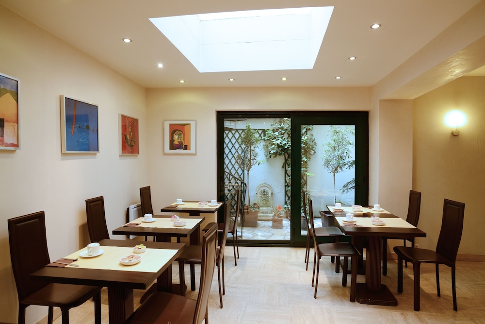 HOTEL PIERRE NICOLE 40/53