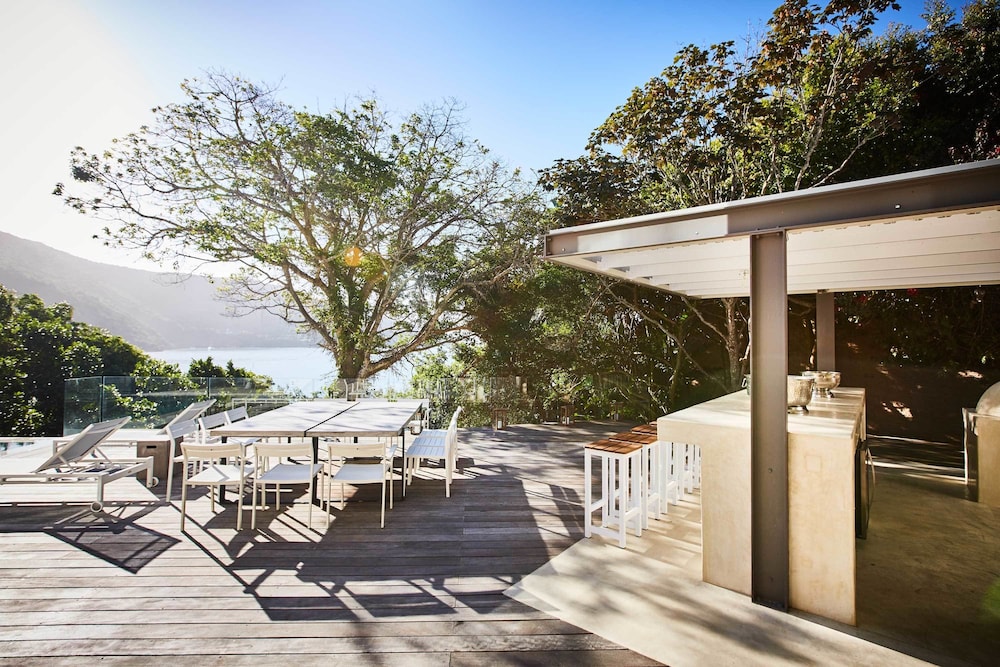 Number Eleven Self Catering Villa 19/24