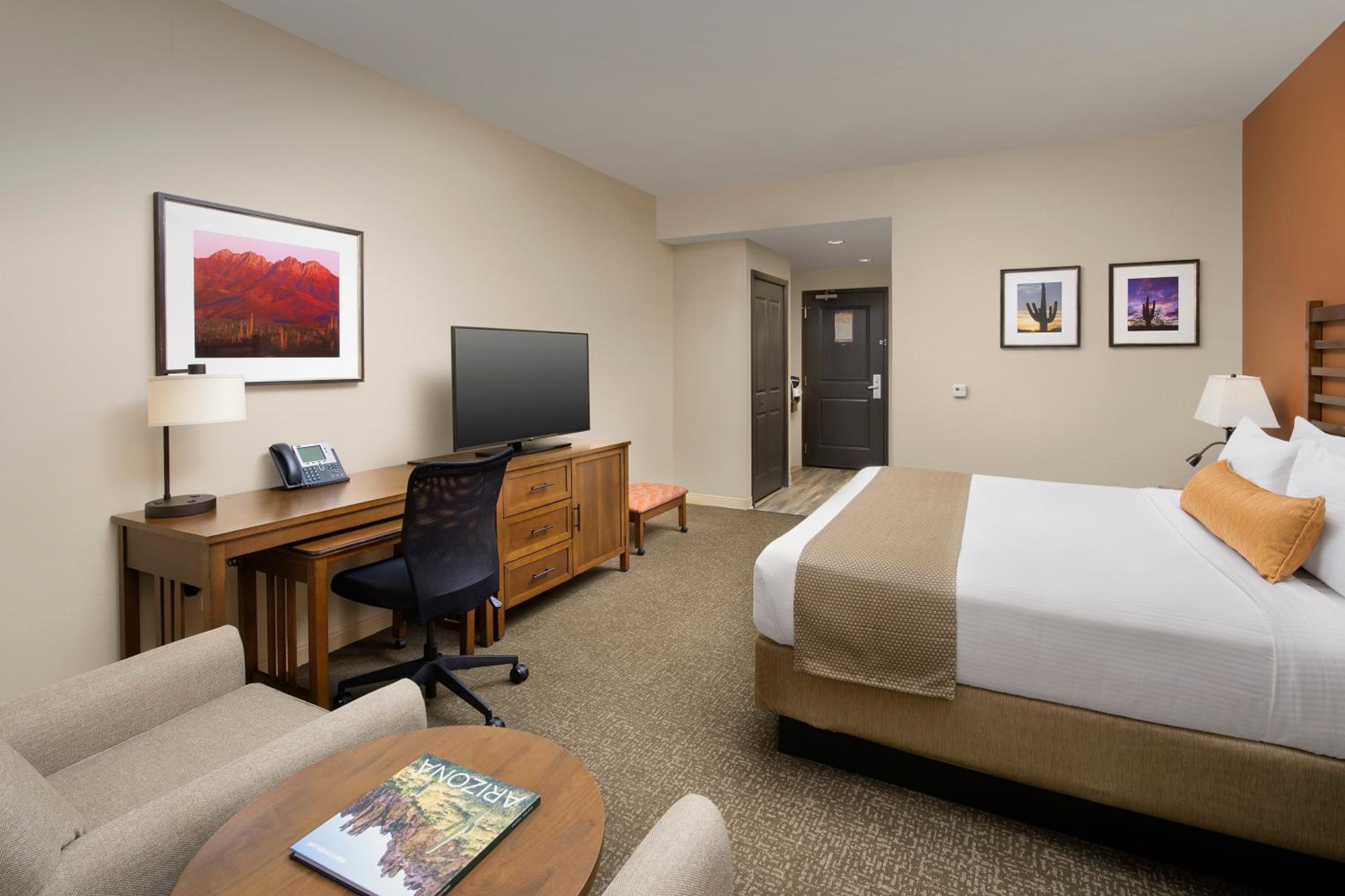 Room, King Bed, Pool View