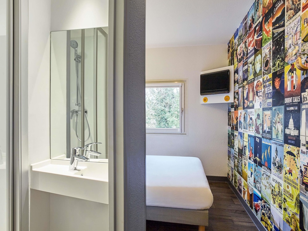 PREMIERE CLASSE LONGWY 24/34