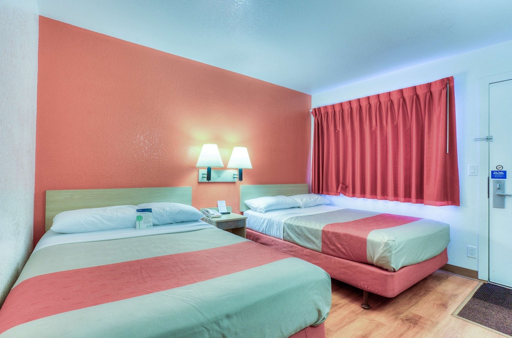Motel6 Tigard, OR - Portland South - Lake Oswego 12/59