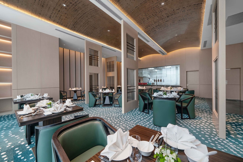 Grand Bay Hotel Chengdu 32/50