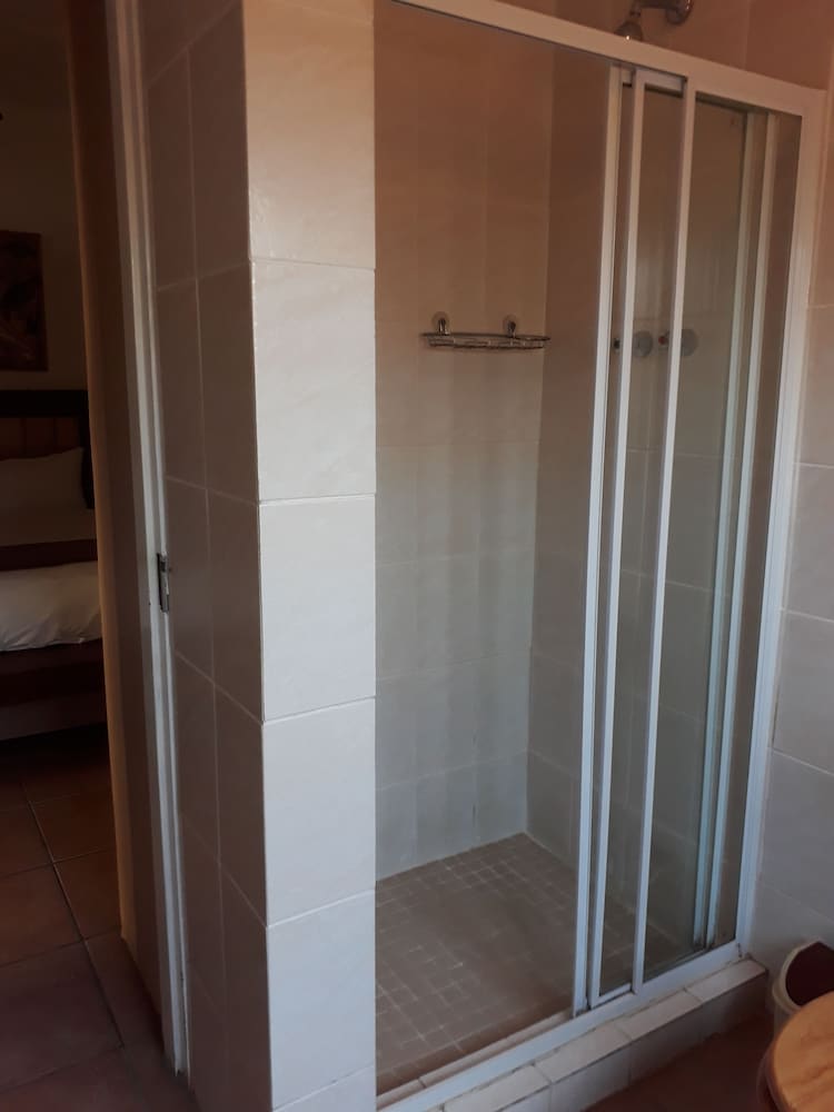 Gansbaai Town Lodge 9/26