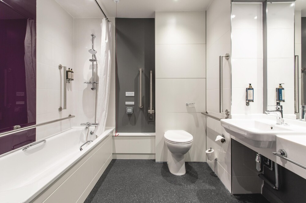 Premier Inn London Heathrow Airport Terminal 4 62/65