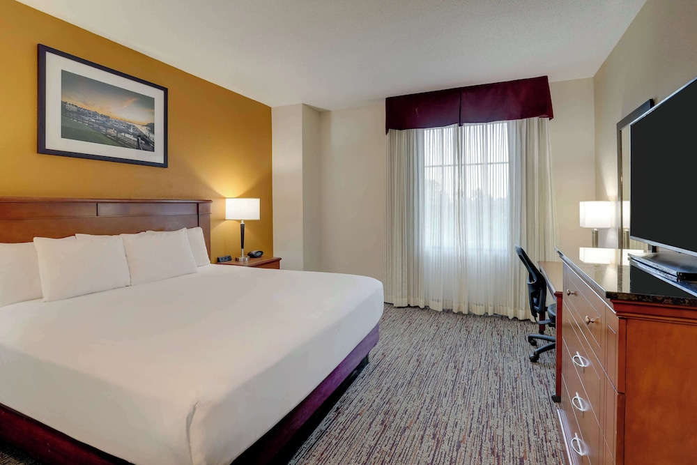Drury Inn & Suites Charlotte Northlake 14/50