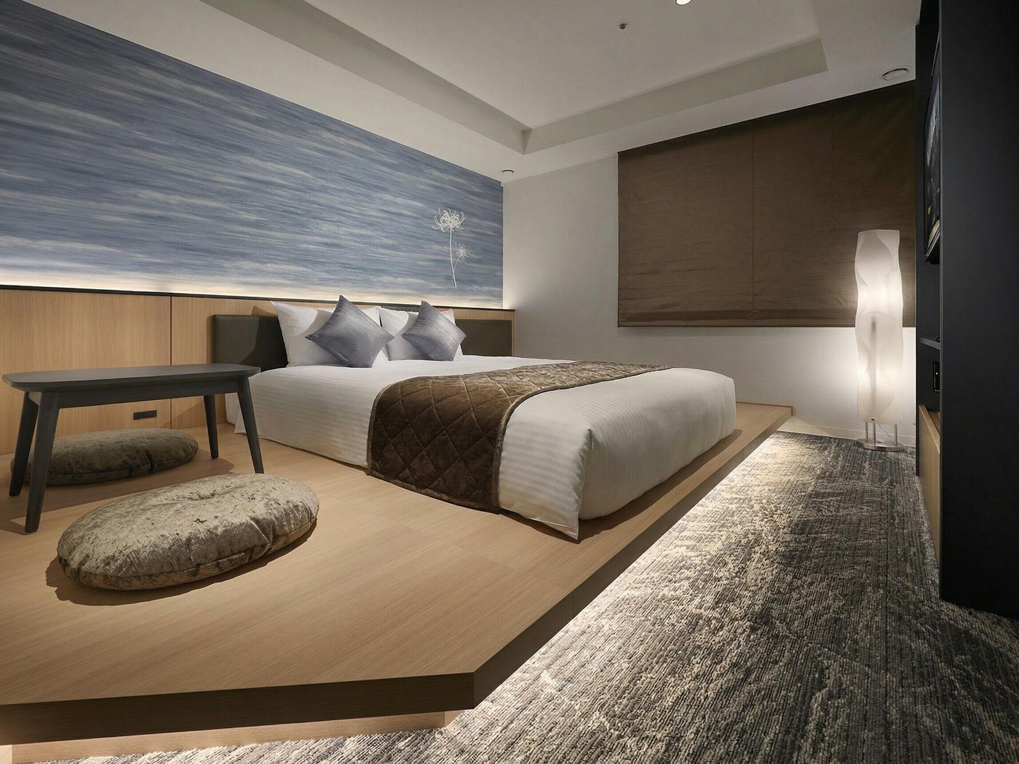 Japanese, Hollywood, Style, Modern, Moderate, Twin Beds