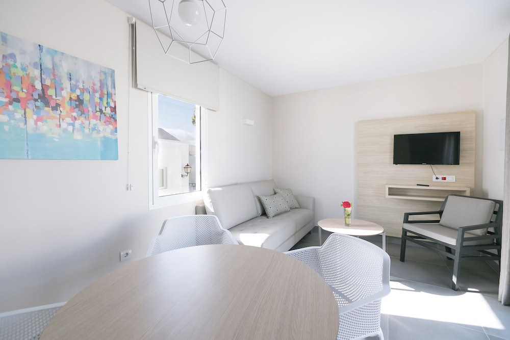 Celeste Apartments 25/55